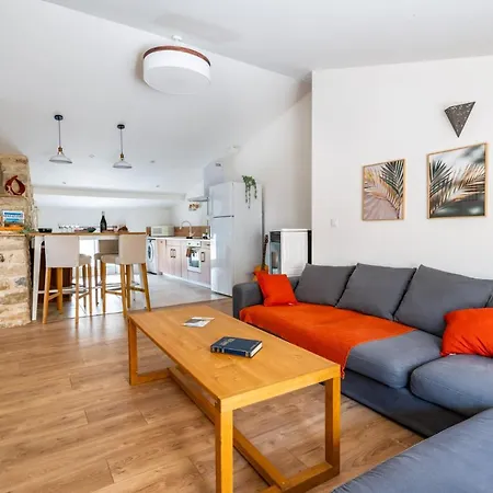 Spacieux Et Confortable : Le Loft Romain Saint-Romain-en-Viennois Chambre photo