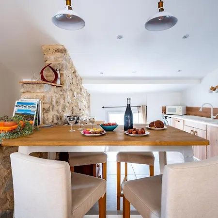 Spacieux Et Confortable : Le Loft Romain Saint-Romain-en-Viennois Chambre photo
